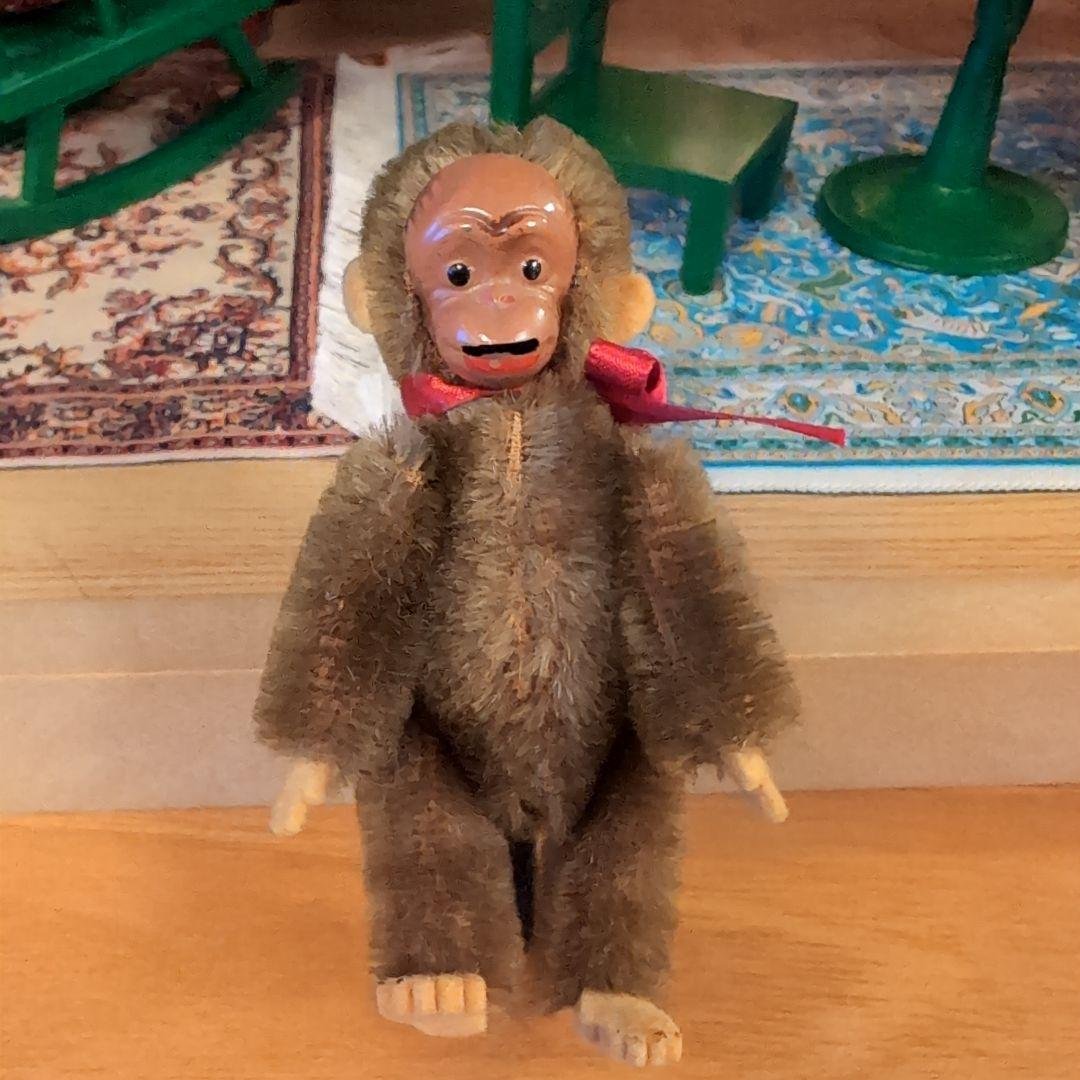 ドイツ　シュコー　舌を出すお猿さん